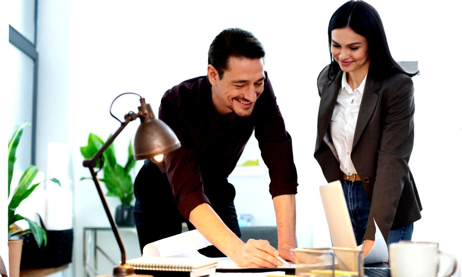 Team-Meeting zur Budgetplanung mit Kunden